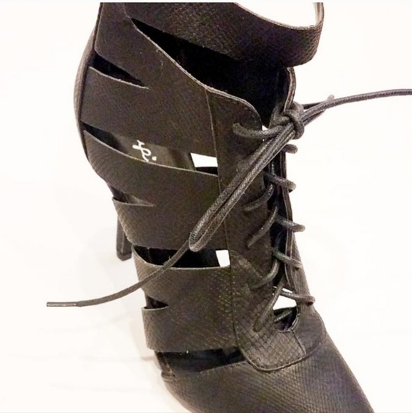 Qupid cut out lace-up pointed toe booties - Picture 3 of 5